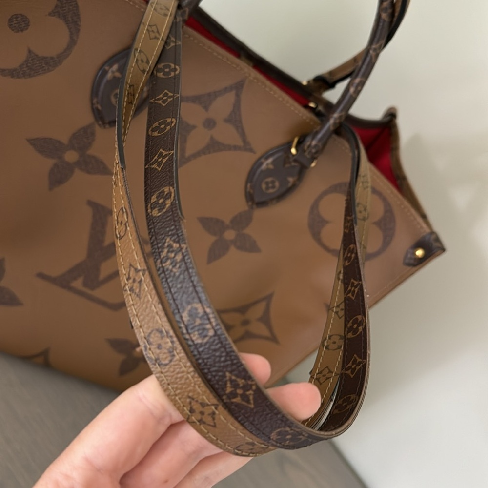 Louis Vuitton OnTheGo Reverse Monogram Tote - Picture 9 of 15